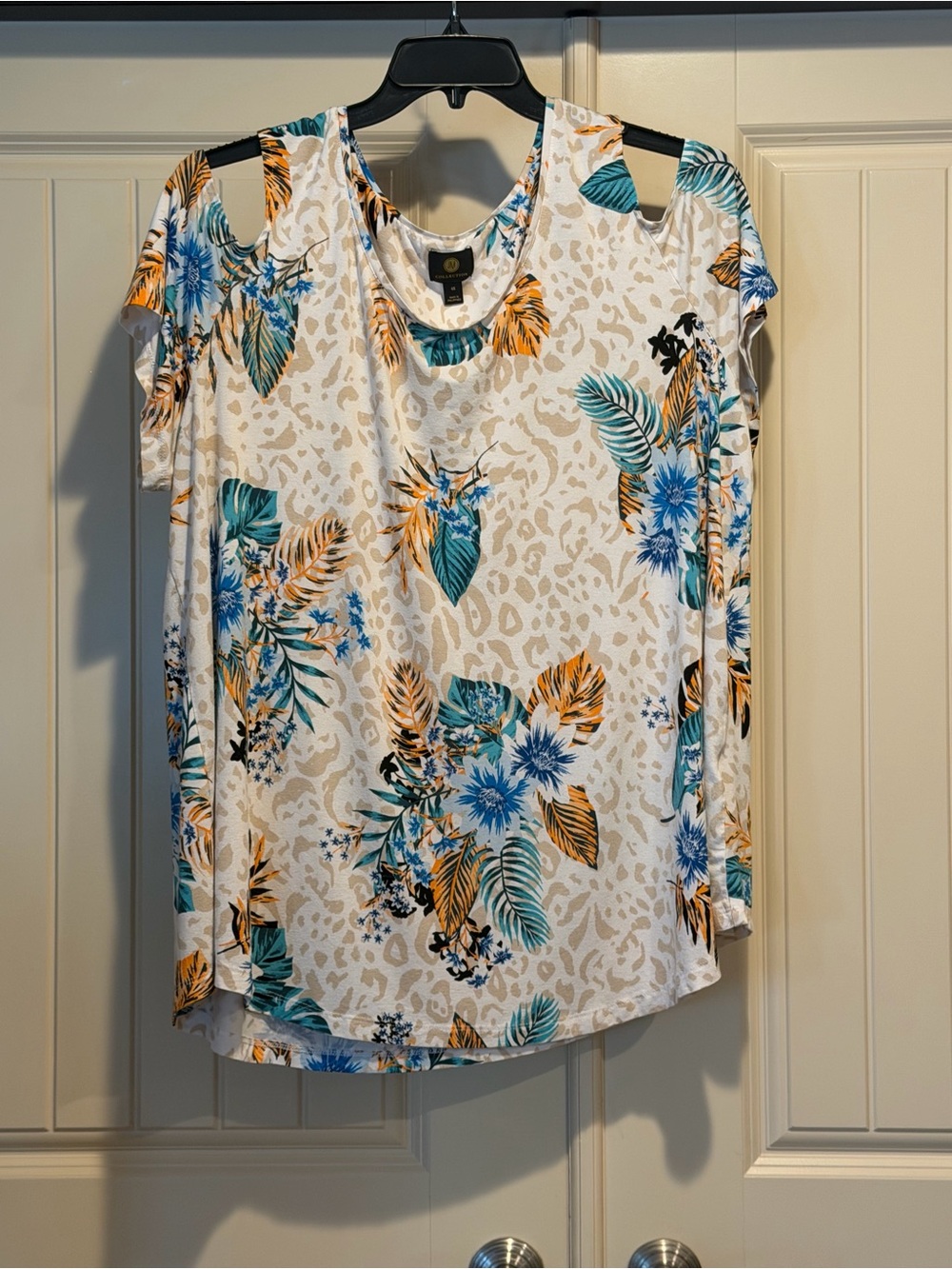 🏝️JM Collection Cold-Shoulder Top w/tan Cheetah background & Teal & Peach Floral